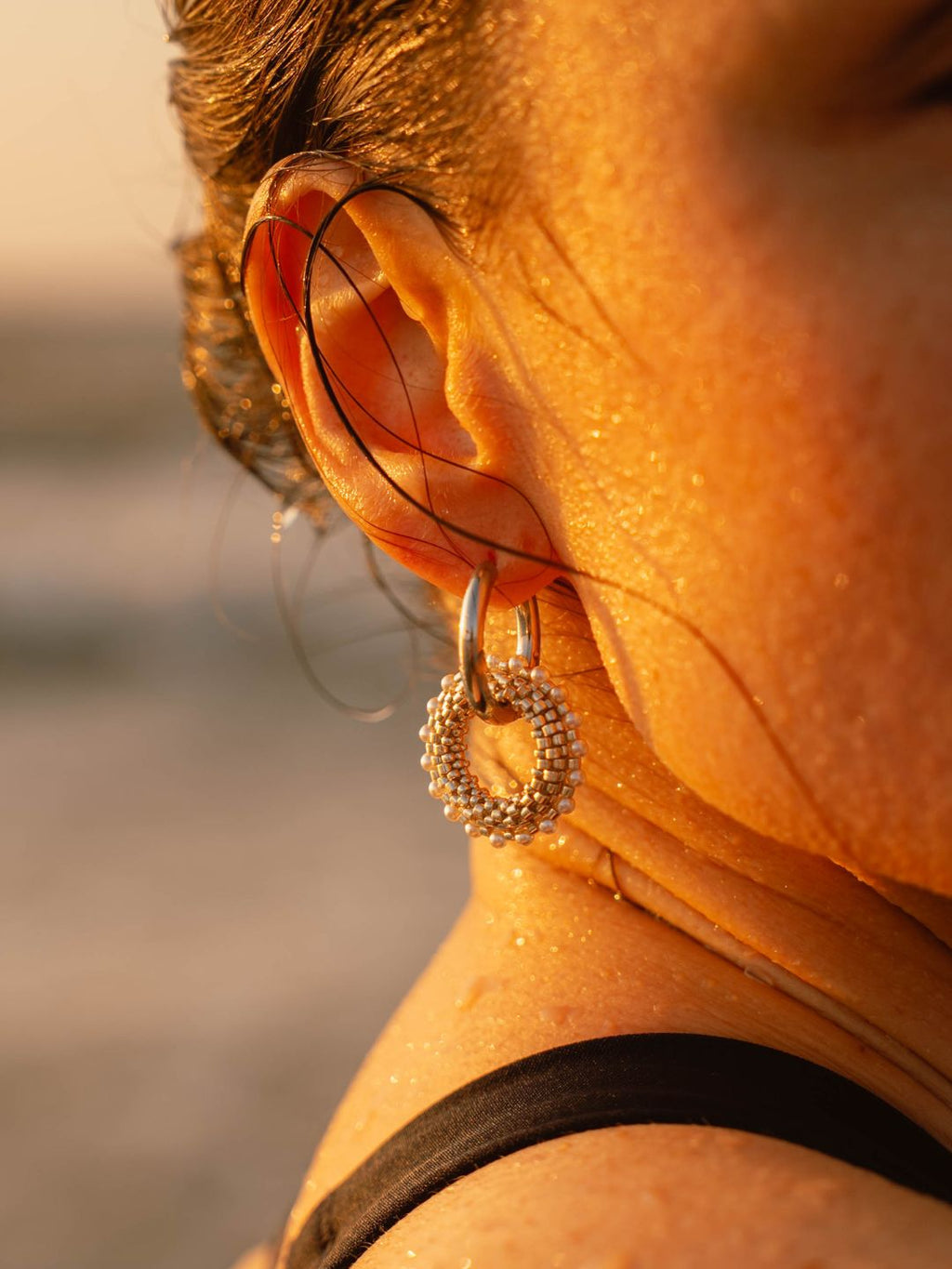 Boucles d'Oreilles Créoles | Acier Inoxydable 316L & Perles Blanches