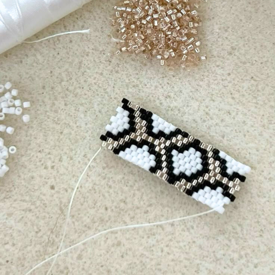 Atelier Créatif à Caen - Apprenez à créer vos bijoux en tissage de perles Miyuki