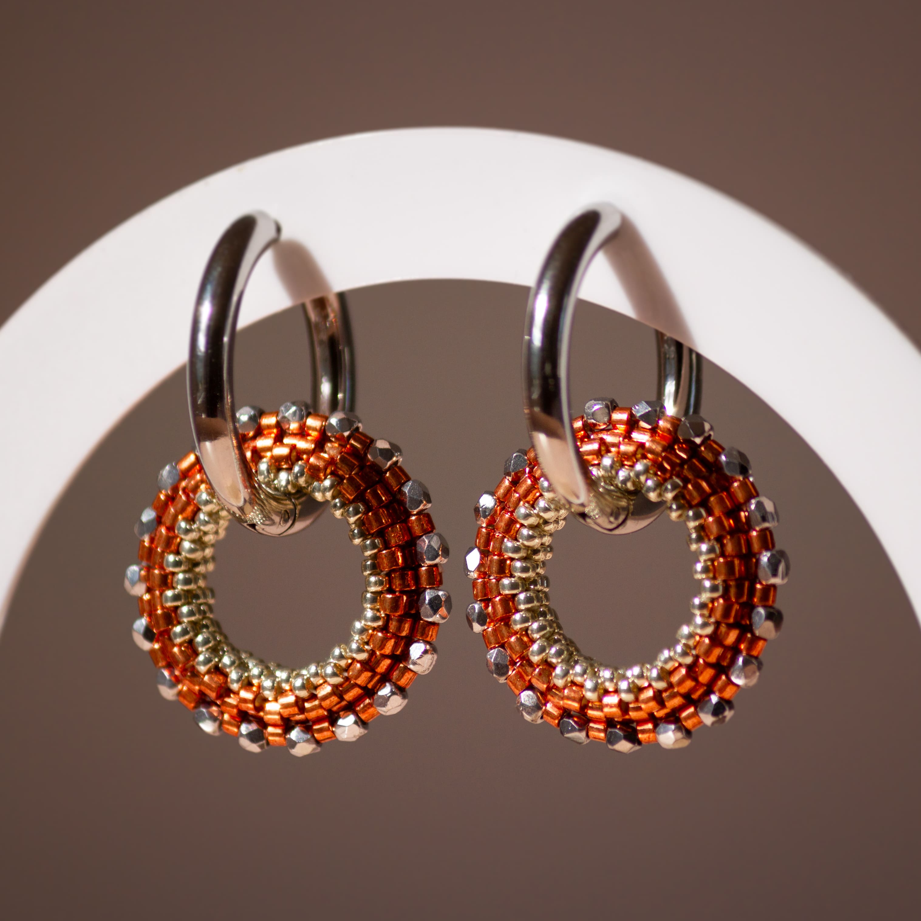 Boucles d'Oreilles Créoles | Acier Inoxydable & Perles  | Argent & Orange