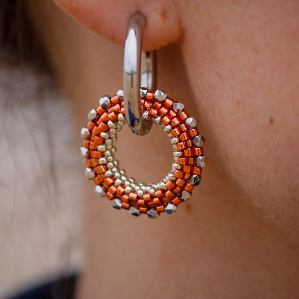 Boucles d'Oreilles Créoles | Acier Inoxydable & Perles  | Argent & Orange