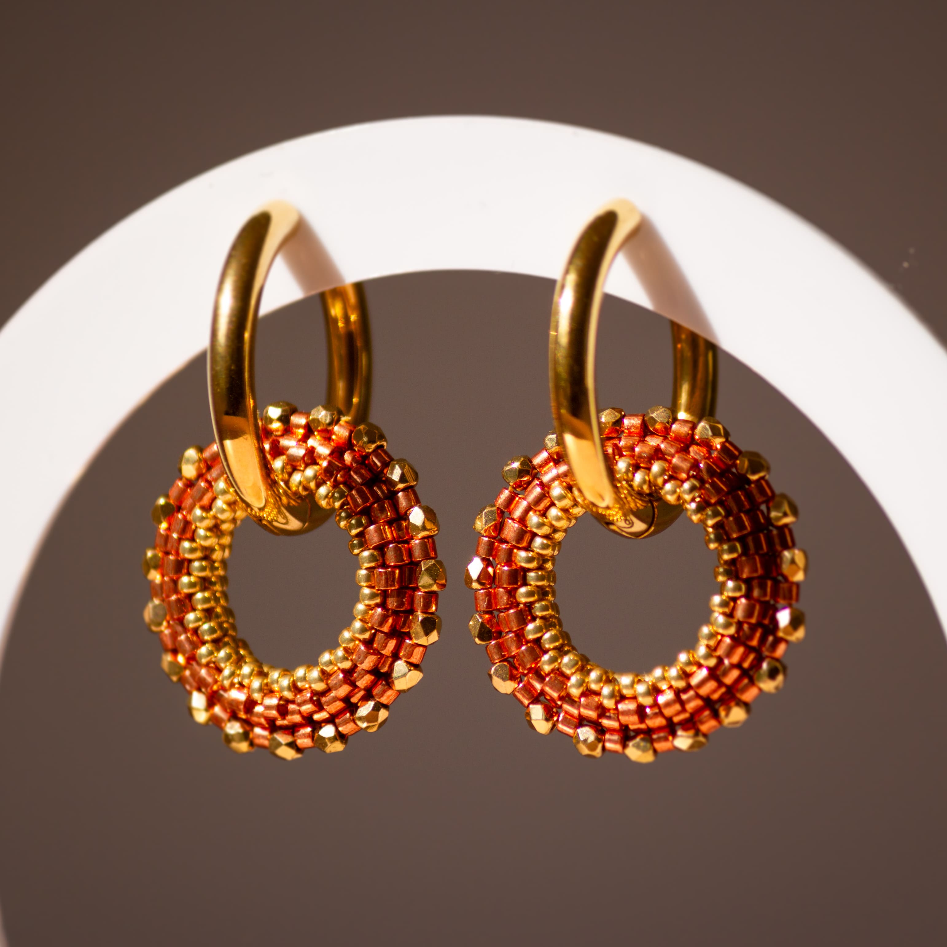 Boucles d'Oreilles Créoles | Acier Inoxydable & Perles  | Or & Orange