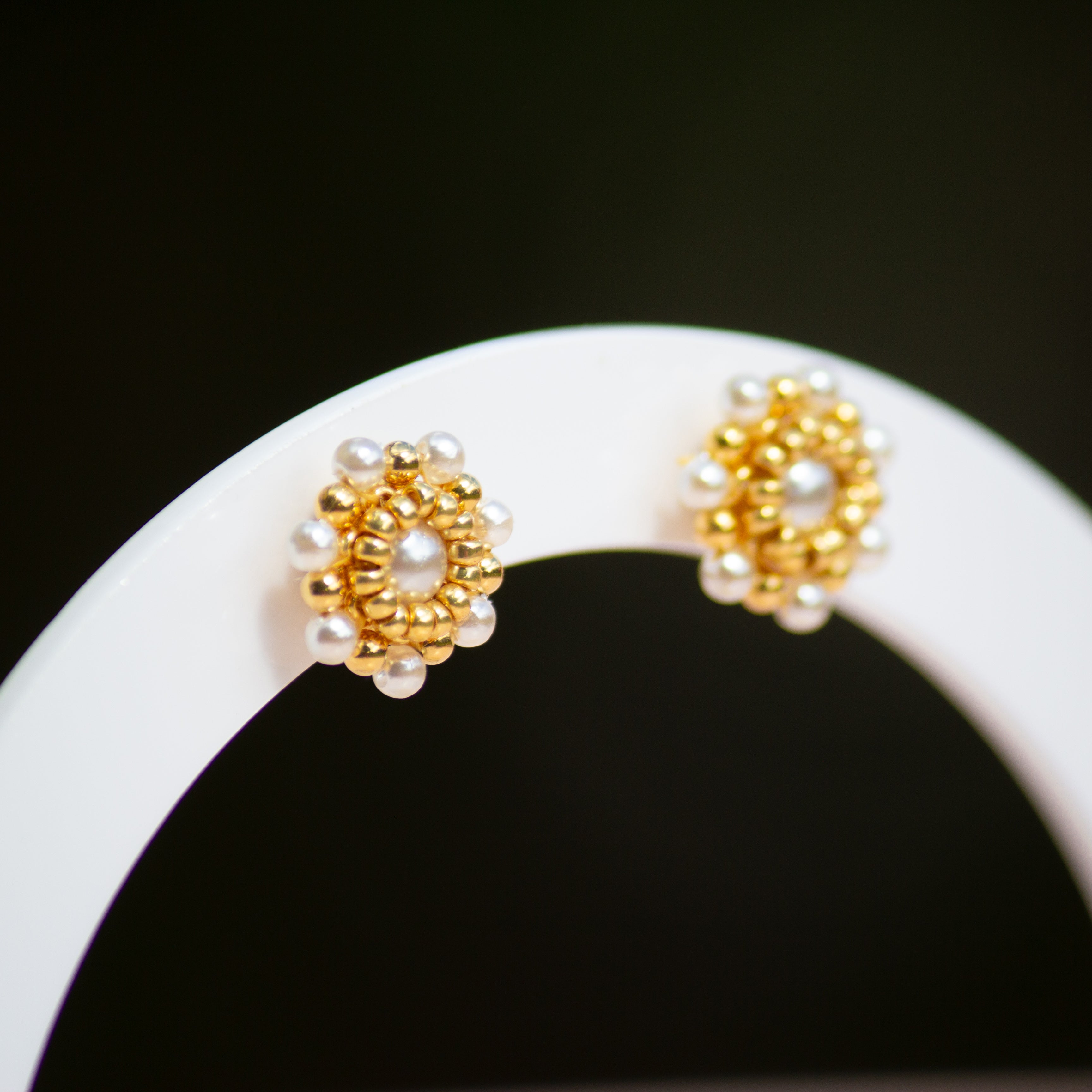 Boucles d'Oreilles Puces | Acier Inoxydable 316L & Perles Blanches