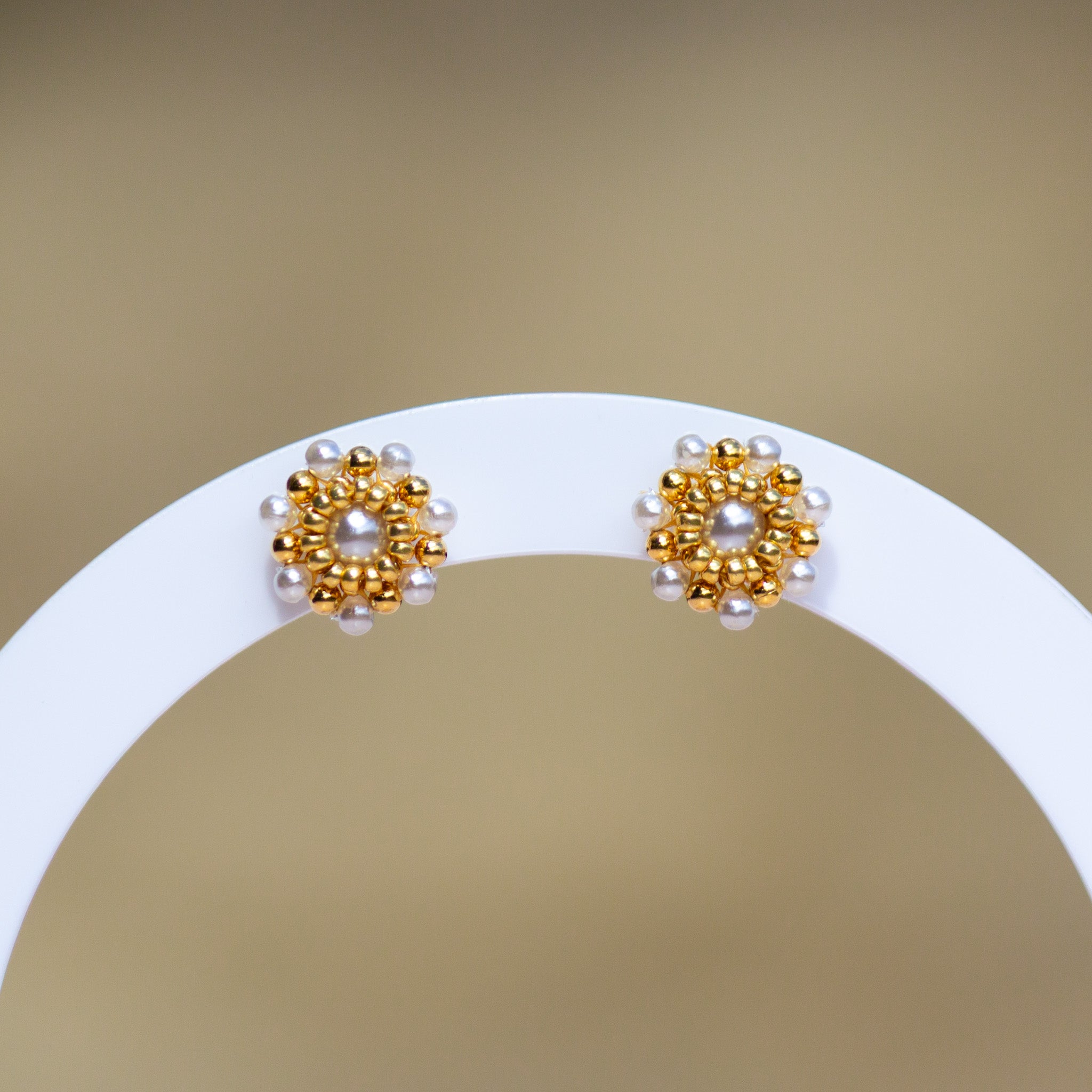 Boucles d'Oreilles Puces | Acier Inoxydable 316L & Perles Blanches